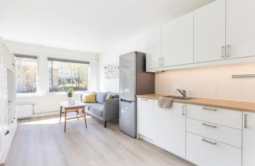 Modern apartment ONLY 5 minutes from City centre