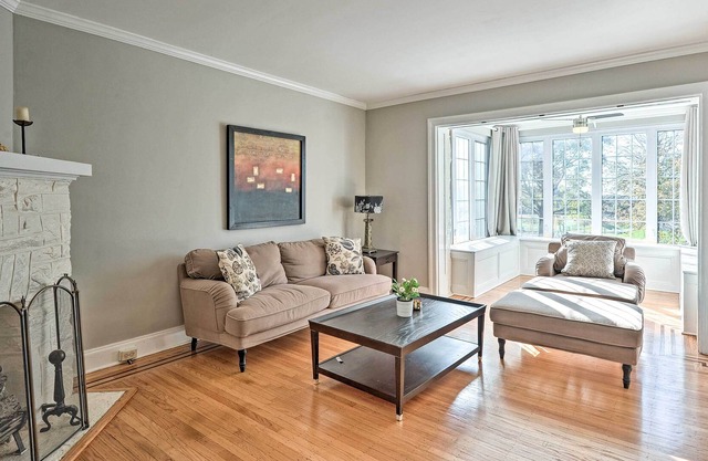 Modern Baltimore Escape w/ Deck: 4 Mi to Dtwn