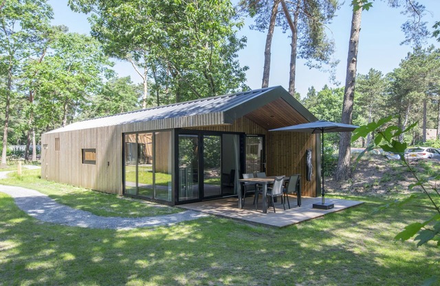 Modern chalet with air conditioning, on a holiday park at 12 km. from Eindhoven
