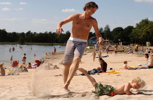 Modern chalet with two bathrooms, on a holiday park, 12 km. from Eindhoven