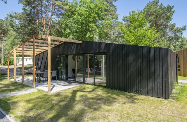 Modern chalet with wellness, in a holiday park at 12 km. from Eindhoven