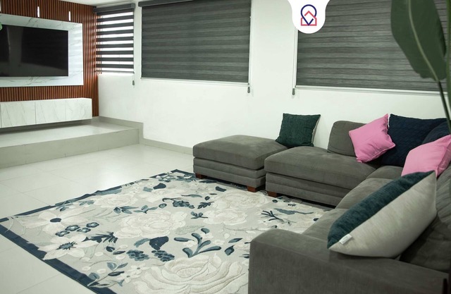 Modern Close to Airport and Border