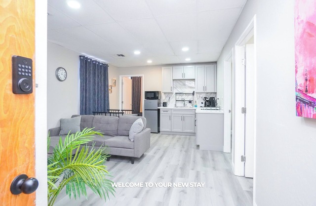 Modern & Comfortable Suite Near Downtown Concord