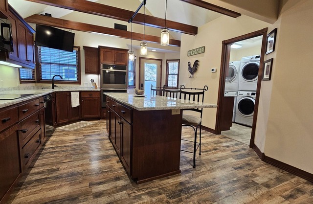 Modern Craftsman on Historic 8th St-Fargo