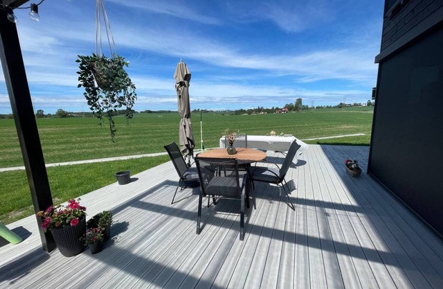 Modern detached house with sauna! 6 beds. 20 min. From Oslo.