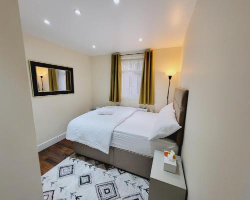 Modern En-Suite Garden View Room - Self Check-In