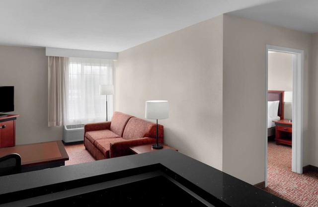 Modern Extended Stay in Campbell – Full Kitchen! Balcony, Free Parking!
