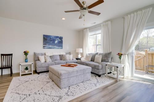 Modern Family Home in Hampstead with Patio and Grill!