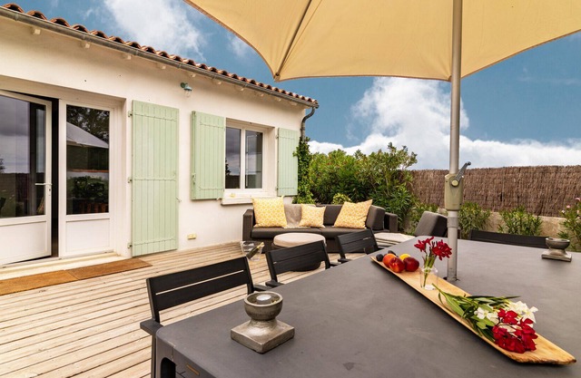 Modern & family house, 8 people, with garden in Ars en Ré