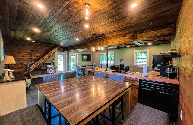 Modern Farmhouse Near Cleveland Chagrin Falls Cuyahoga Valley National Park