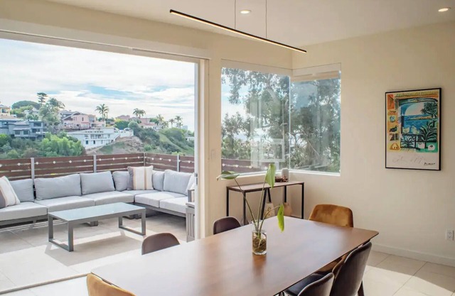 Modern Hillside Oasis with Jacuzzi, Ocean Views, BBQ, EV Charger, Treetop Master