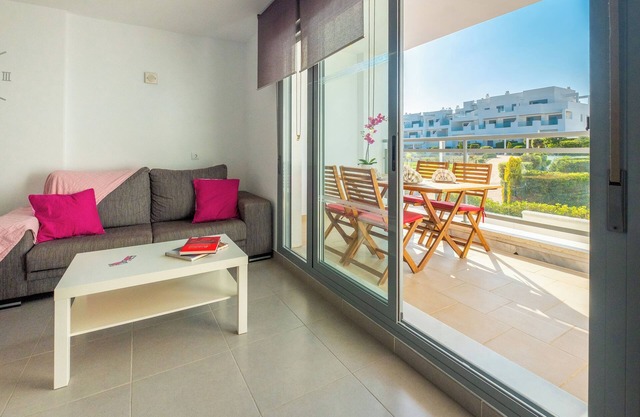 Modern holiday apartment with pool, WIFI & garage - Casa Grullo