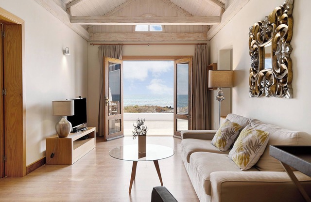 Modern Holiday Home Welling with Sea View and Terrace