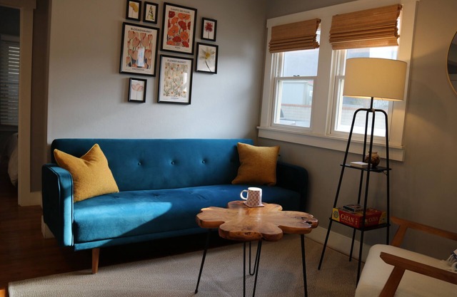 Modern home in the heart of San Diego! Entire 1bd apartment in walkable area!