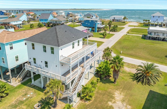 Modern Luxe by the Sea – The Tides of Casa Blanca