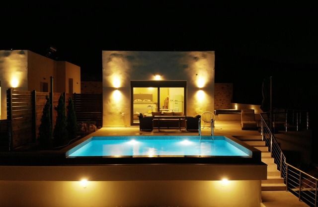 Modern luxurious suite with private pool and sea view, Suite (STO)