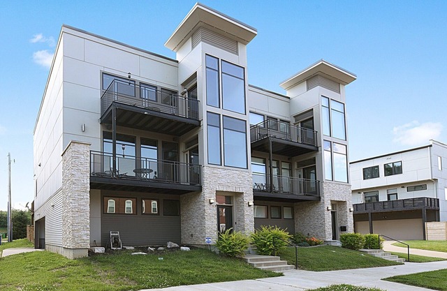 Modern Luxury 3-Story Brand New Home in STL