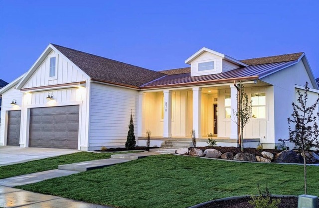 Modern Mapleton Get-a-way