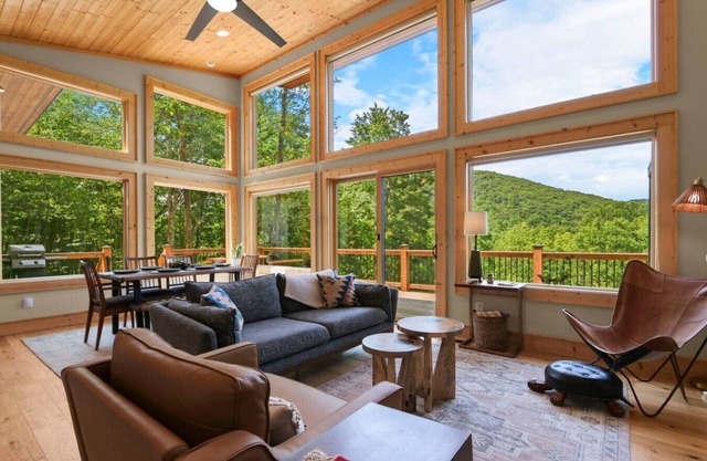 Modern Mountain Escape w/Hot Tub & Views