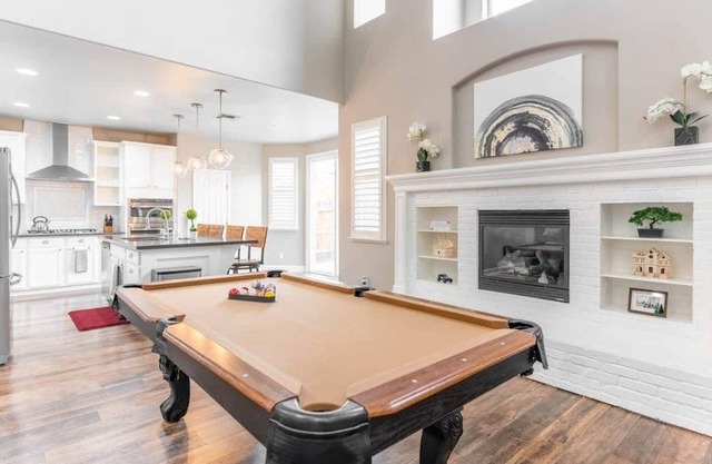 Modern pool house in a nice quiet neighborhood