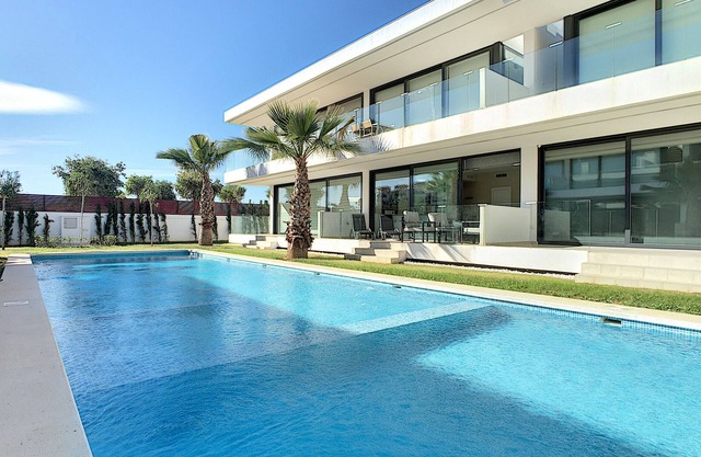 Modern, pool view, south east facing