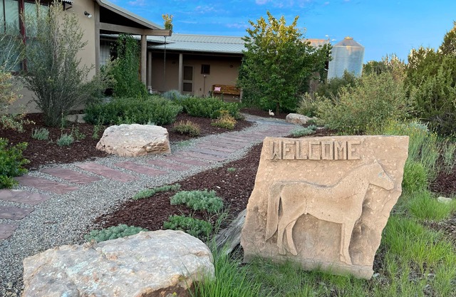 Modern Ranch on 27 acres 18 min from Santa Fe