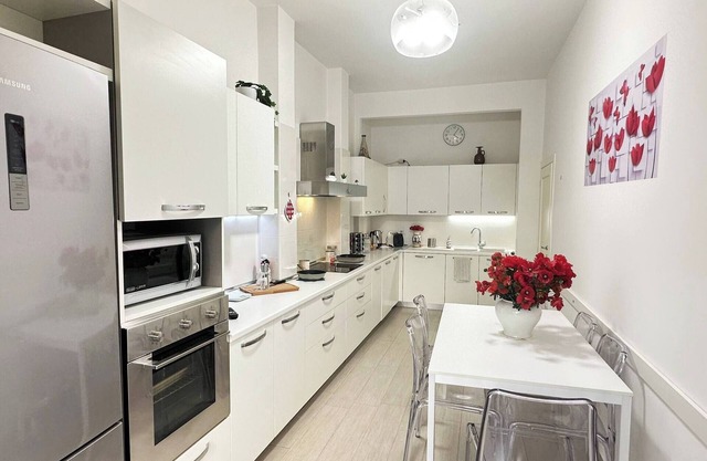 Modern River House, Florence