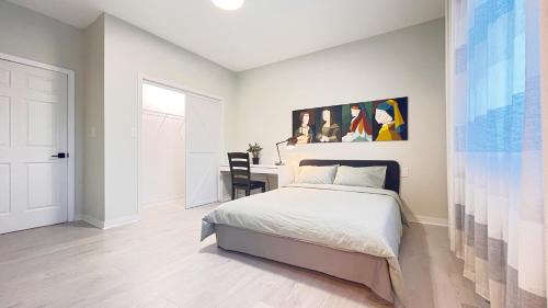 Modern Room with En Suite Bath Yonge Finch Sub