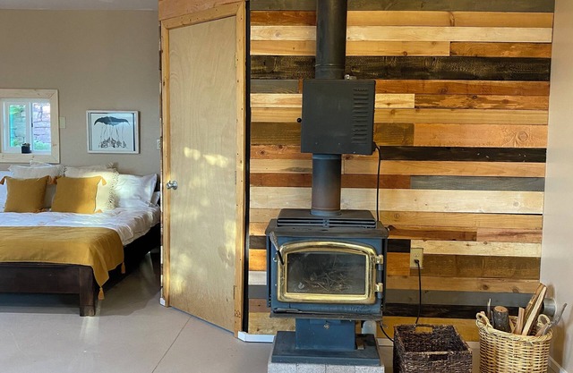 Modern Rustic Charm for Nature Connection and Inspiration