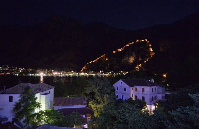 Modern, spacious apartment near the Old town with a beautiful view