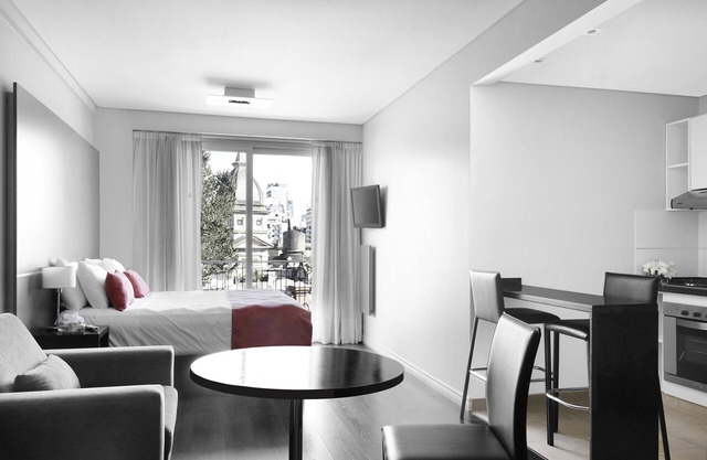 Modern Studio in the vibrant Recoleta neighborhood, surrounded by bars and restaurants