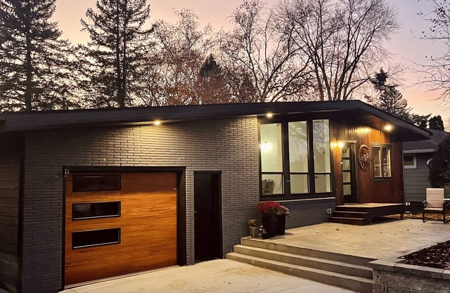 Modern style, 1 block from Lake Pepin