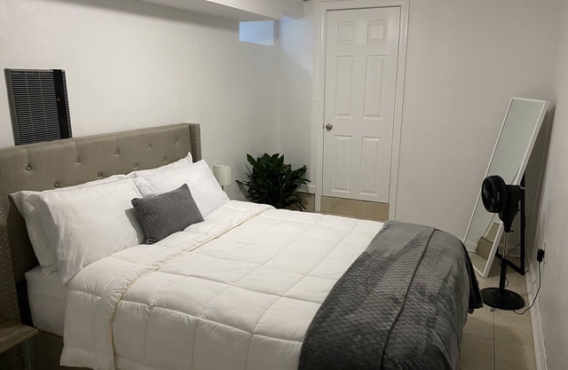 Modern Style Cozy Private Apt