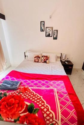 Modern & stylish 1bhk near expo mart