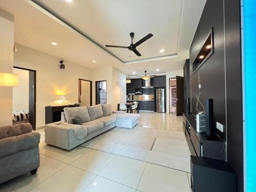 Modern4BR Retreat - City Center