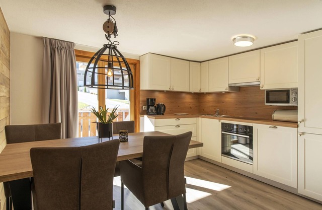 Moderne Ferienwohnung für 2 bis 4 Personen mit Großem Sonnenbalkon