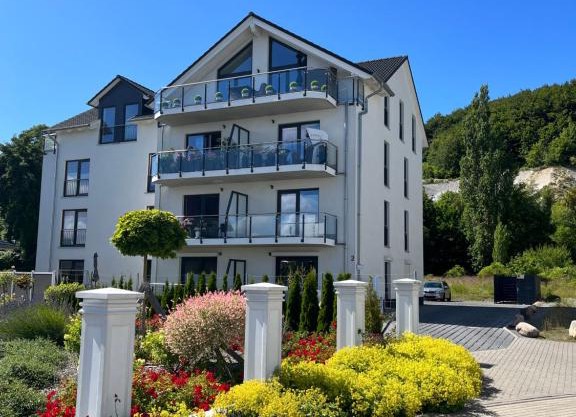 Modernes Apartment mit See- und Stadtblick