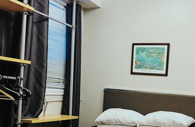 Moe's Suite Hotel