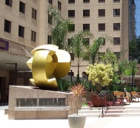 Moema Times Square SP Wi-Fi 5G Home Office Kitchen 50" TV & Free Laundry - Monthly Rate Available