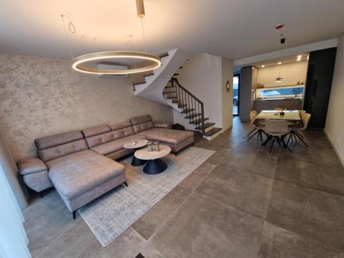 MONCI erdvūs apartamentai Monciskėse su uždaru kiemeliu