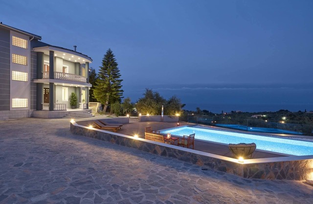 Mont Bleu Luxury Villa
