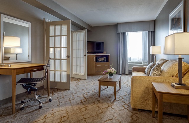 Monte Carlo Inn Vaughan Suites