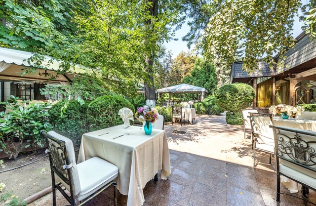 Montecito Hotel