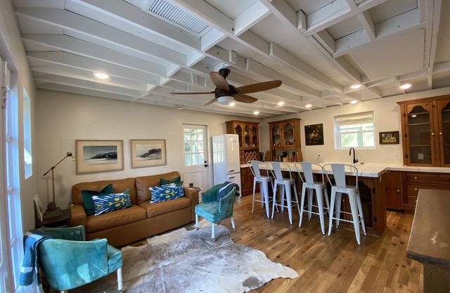 Monthly Rental Well Appointed Cottage in the Heart of WA near DT Chs & Beaches.