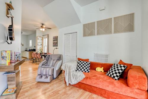 Monthly Stays! - 4 King Beds - Sleeps 14 - Projectors - Starland - Massage Chair - Games