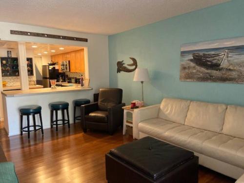 Moonbay Beauty in Key Largo