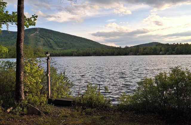 Moose Pond Hideaway-Rustic Maine Camp for Family, Friends unforgettable Memories