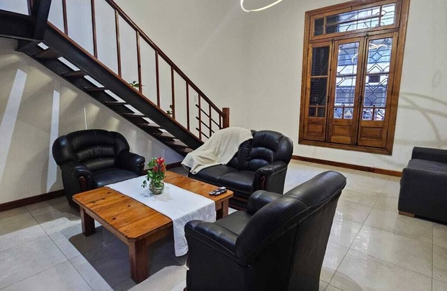 Moré House with double garage downtown Rosario