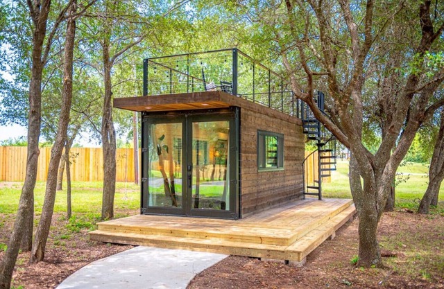 Moss Oak - Container Home Near Magnolia and Baylor