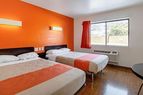 Motel 6-Palatine, IL - Chicago Northwest